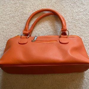 Insulated wine clutch